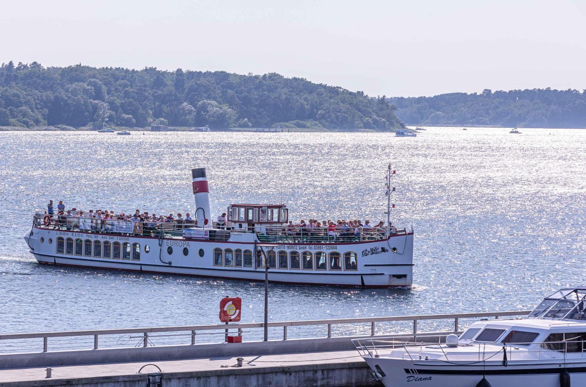 Ferienwohnungen am Müritzer Hafen Waren  Exterior foto